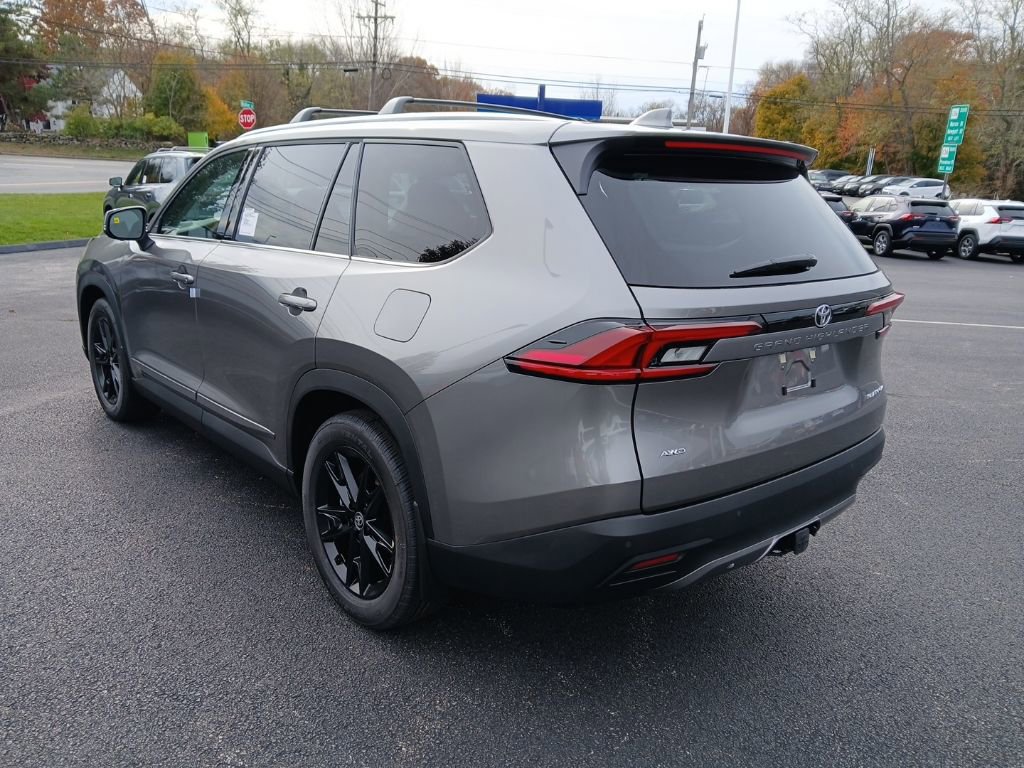 New 2026 Toyota Grand Highlander Platinum image 3
