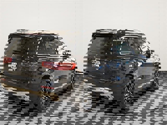 New 2026 Mercedes-Benz GLB 250 4MATIC image 4