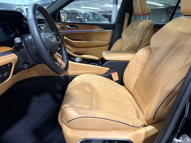 Used 2023 Jeep Grand Cherokee Summit AWD/4WD image 23