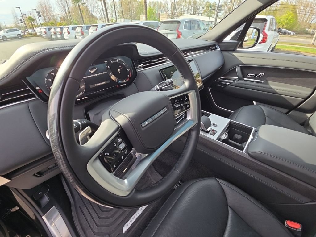 Certified 2025 Land Rover Range Rover Long Wheelbase SE AWD/4WD image 12