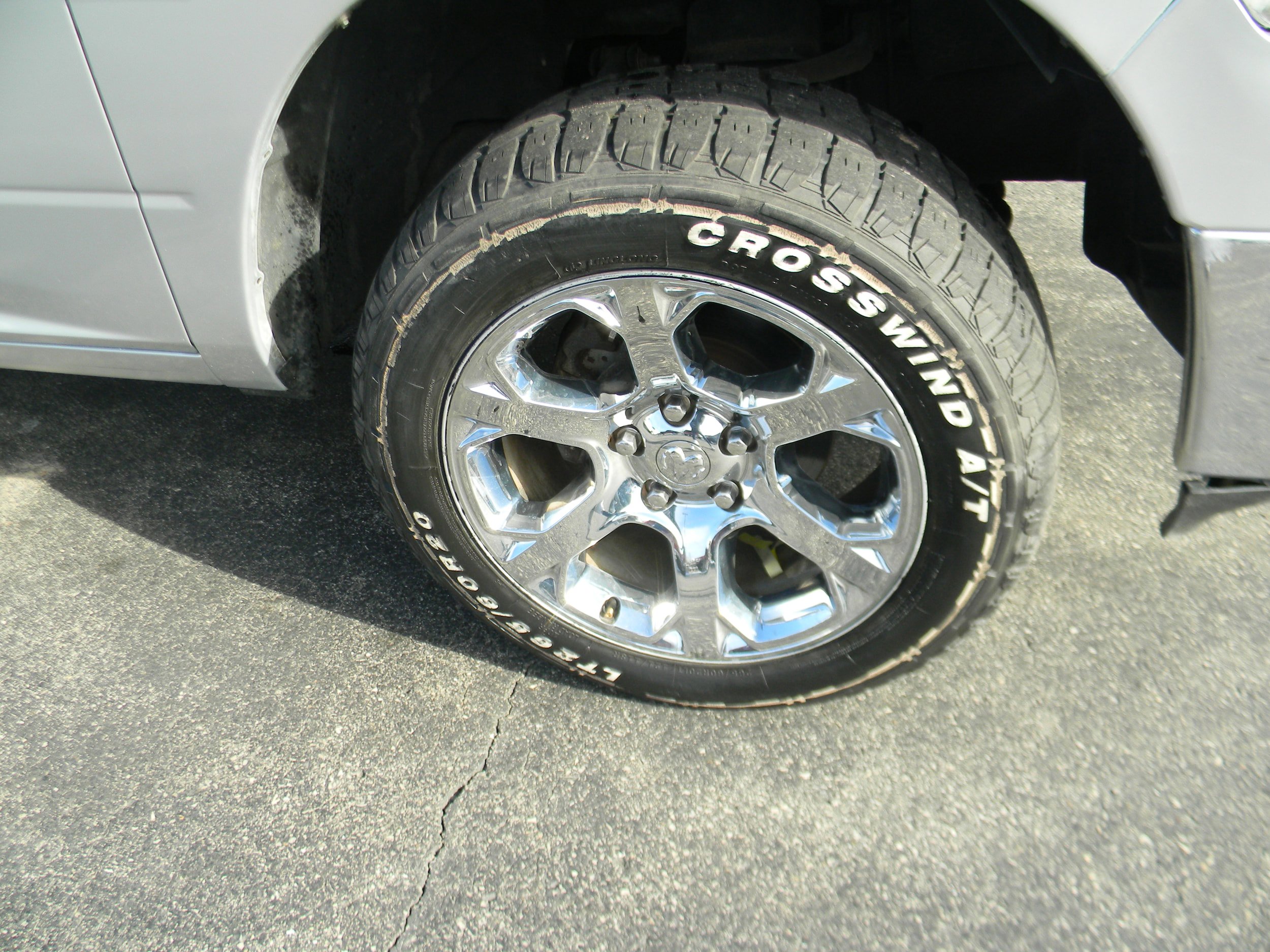 Used 2011 RAM 1500 Classic SLT w/ Remote Start & Security Group AWD/4WD image 2