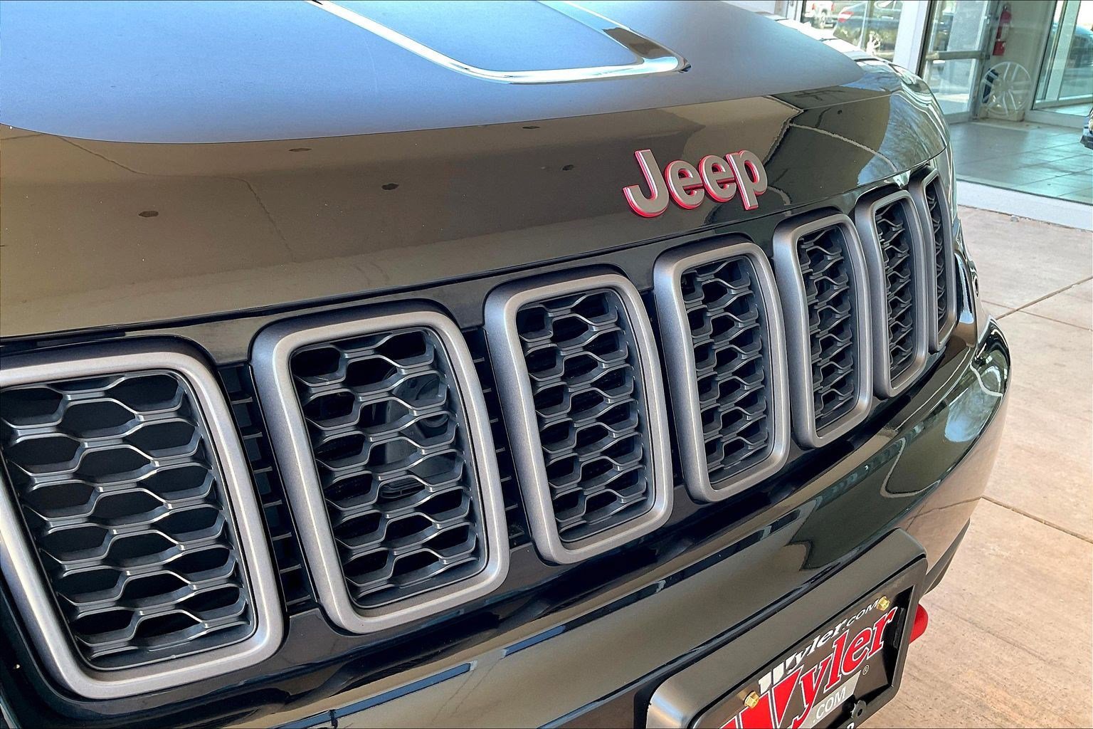 Used 2021 Jeep Grand Cherokee Trailhawk AWD/4WD image 30