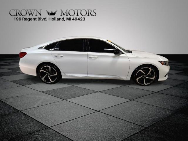 Used 2022 Honda Accord Sport image 2