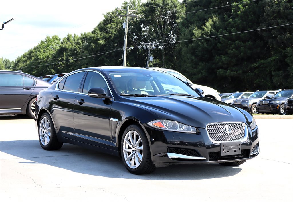 Used 2013 Jaguar XF RWD image 9