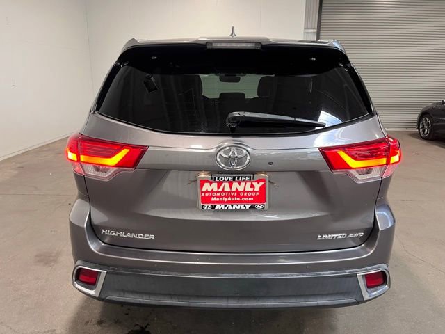 Used 2018 Toyota Highlander Limited AWD/4WD image 4