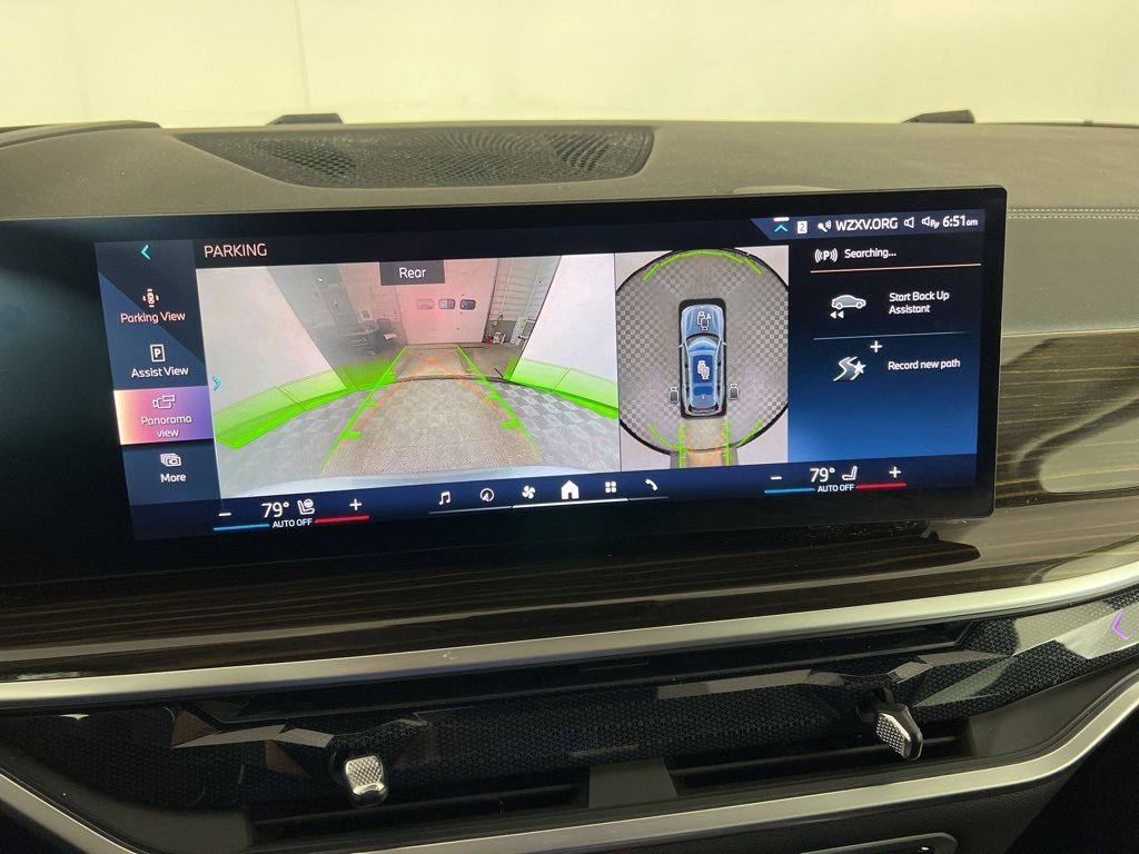 Used 2024 BMW X7 xDrive40i w/ Premium Package image 9