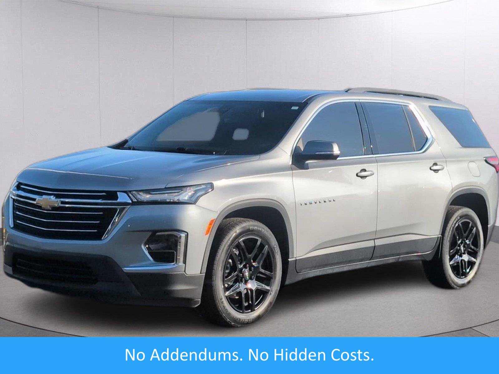 Used 2023 Chevrolet Traverse LT