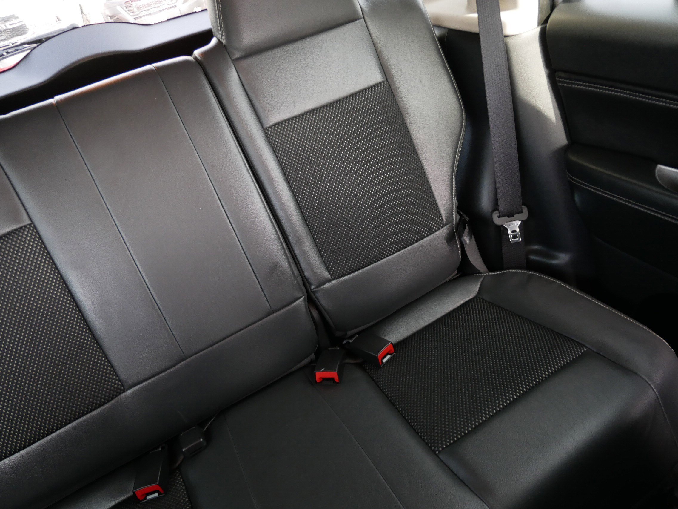 Used 2015 Jeep Compass Latitude AWD/4WD image 14