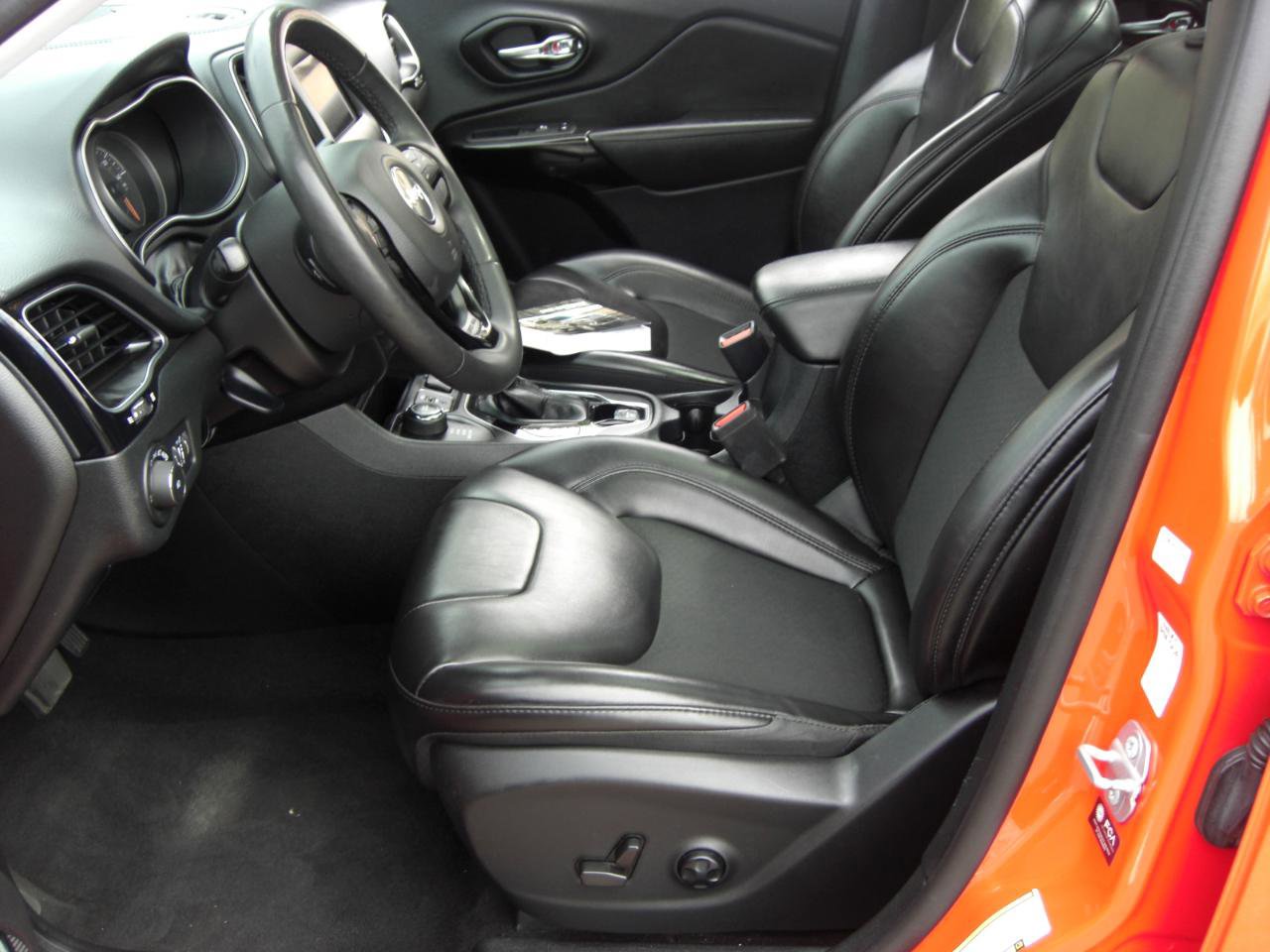 Used 2021 Jeep Cherokee Latitude Plus w/ Sun & Sound Group image 21