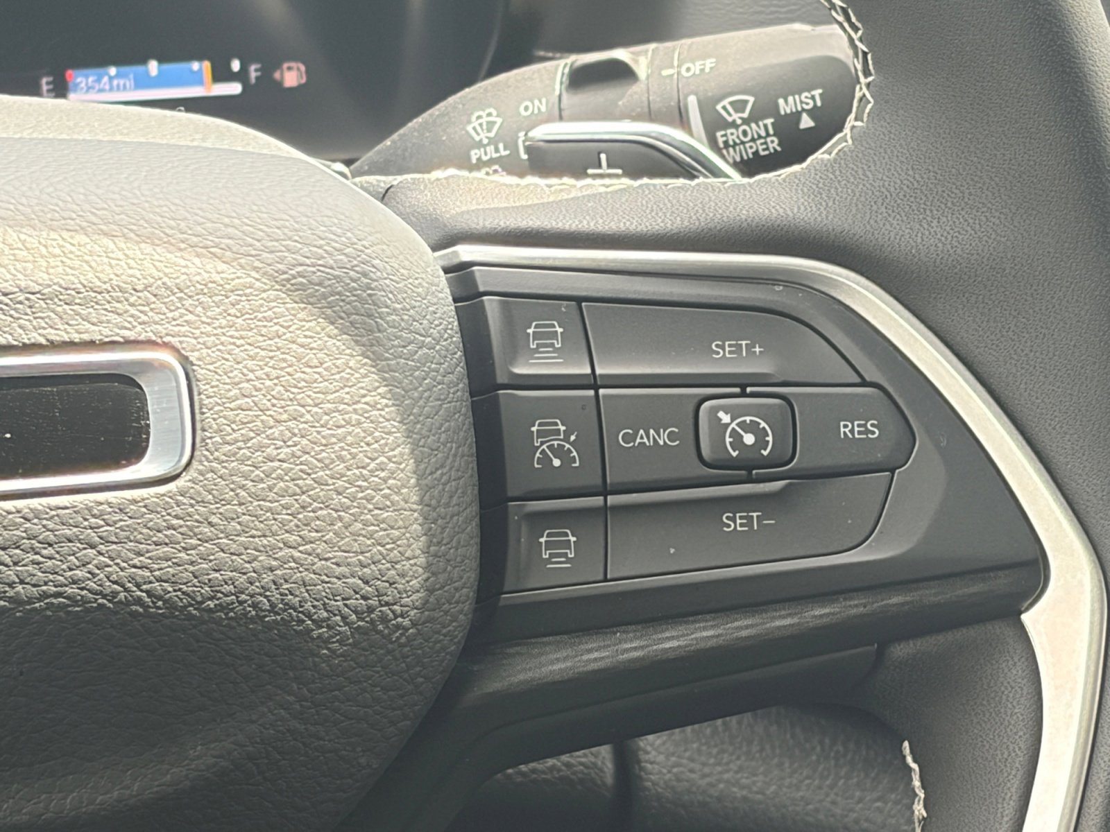 Used 2025 Jeep Grand Cherokee Altitude image 18