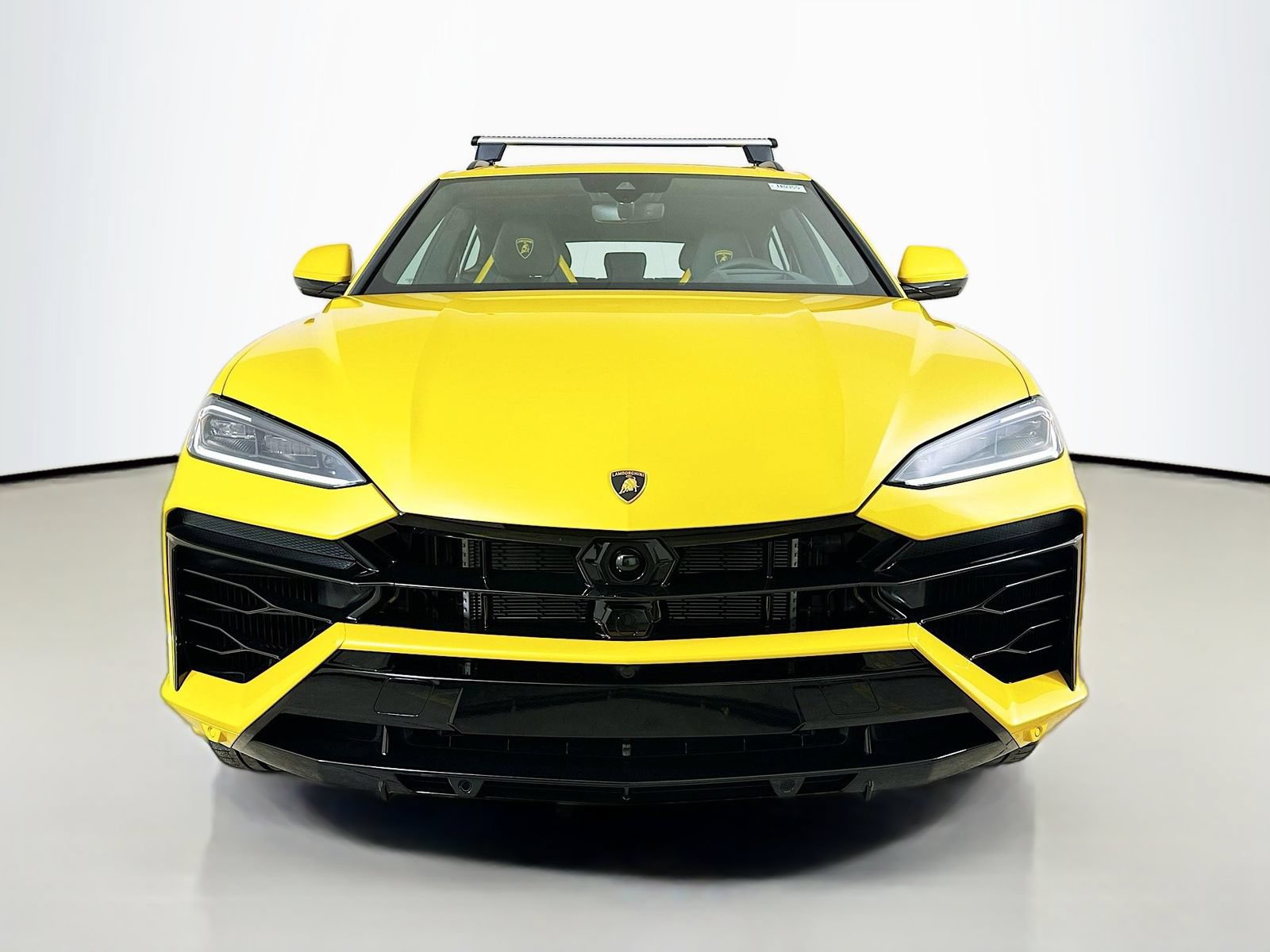 Used 2025 Lamborghini Urus SE AWD/4WD image 2