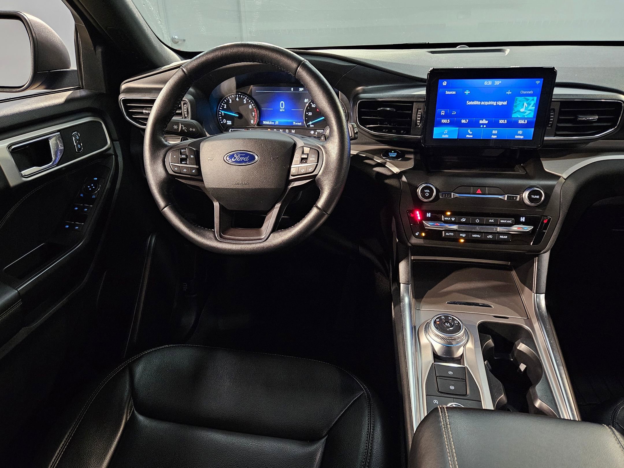 Used 2020 Ford Explorer XLT w/ Equipment Group 202A image 9