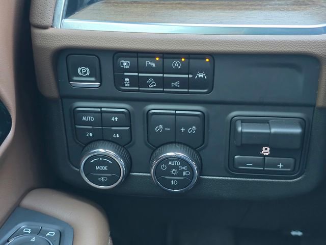 Certified 2025 Chevrolet Suburban High Country image 33