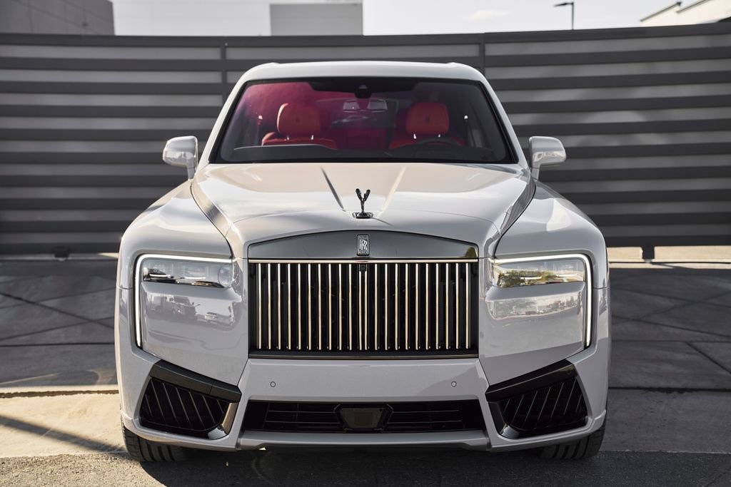Used 2025 Rolls-Royce Cullinan Black Badge AWD/4WD image 11