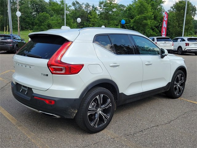 Used 2019 Volvo XC40 T5 Inscription image 4