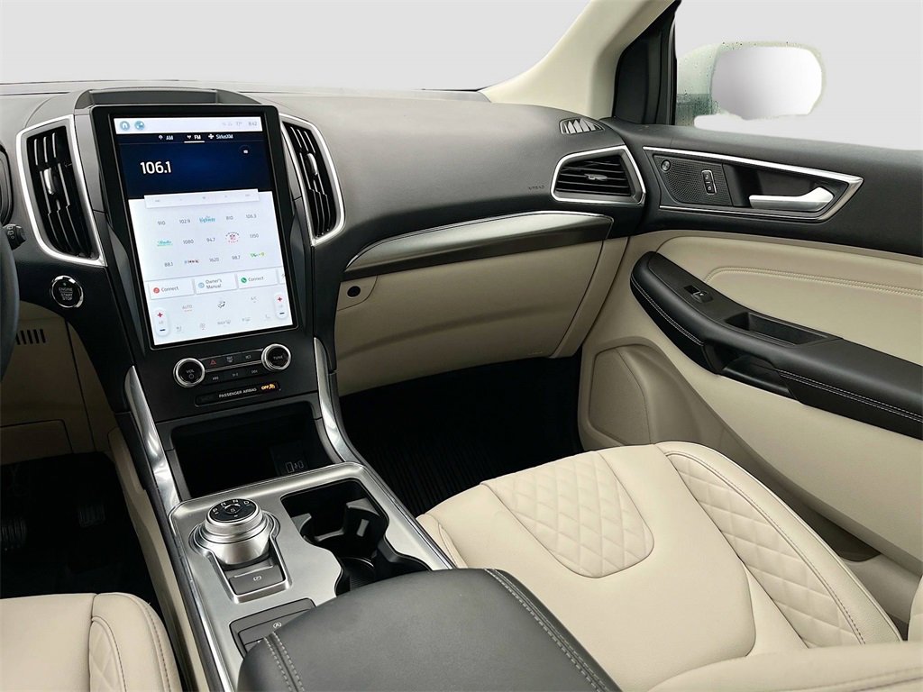Used 2024 Ford Edge Titanium image 23