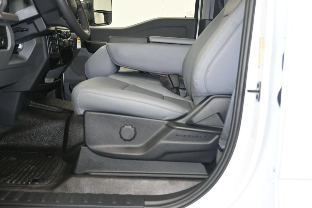 New 2027 Ford F250 XL w/ XL Chrome Package AWD/4WD image 21