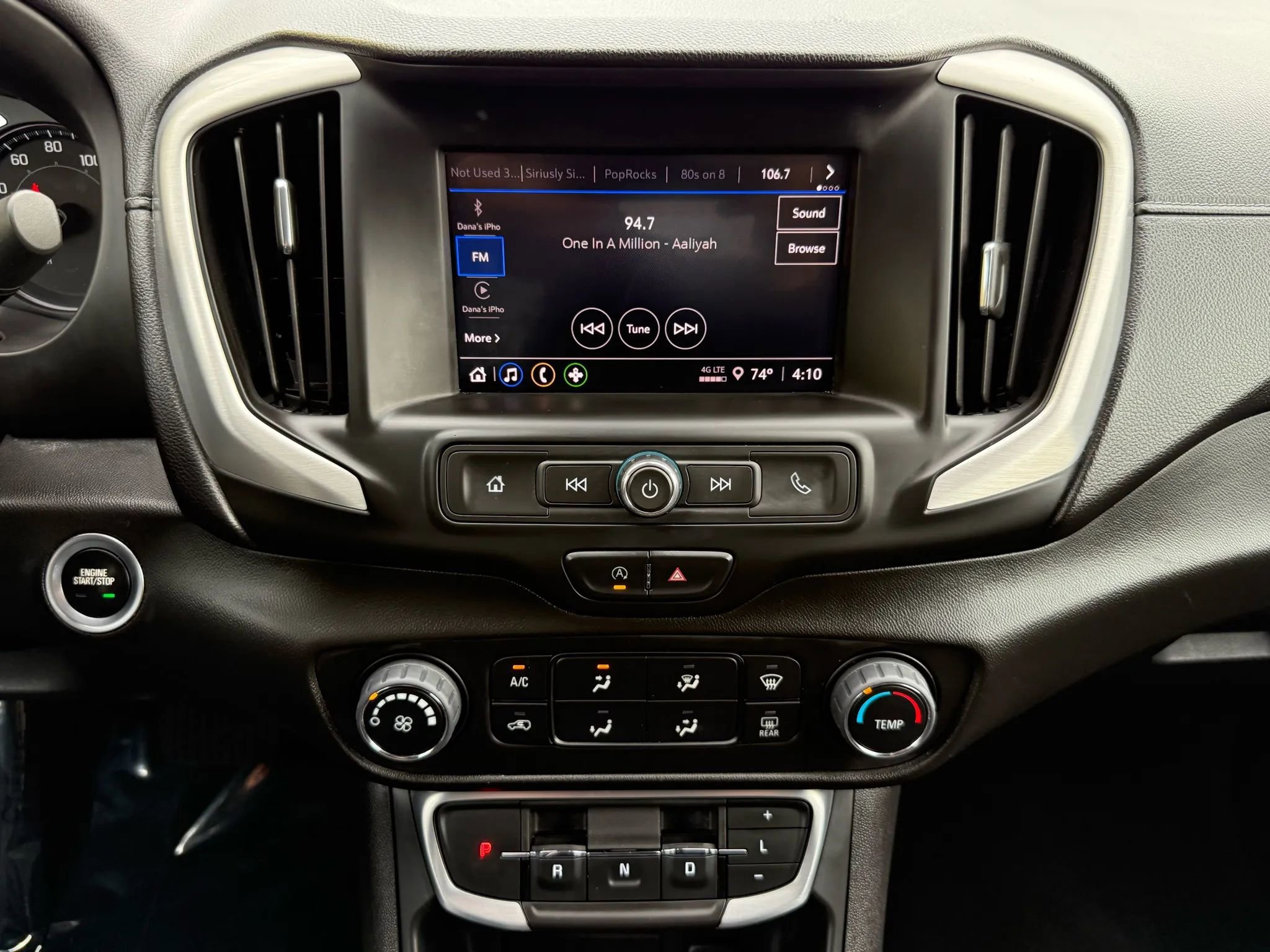 Used 2022 GMC Terrain SLE image 17