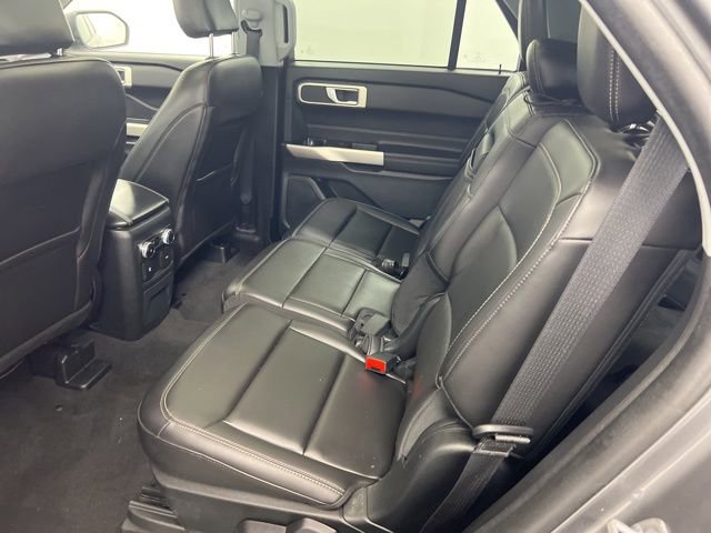 Used 2023 Ford Explorer XLT w/ Equipment Group 202A AWD/4WD image 10