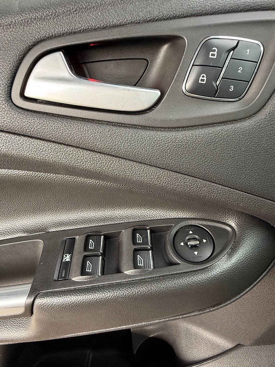 Used 2016 Ford Escape Titanium AWD/4WD image 31