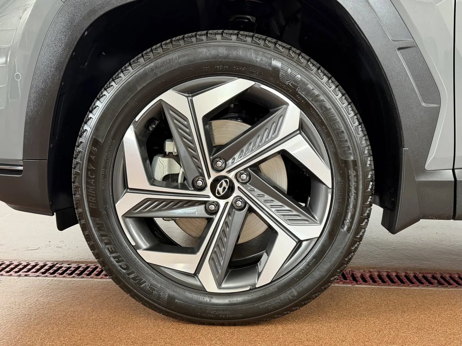Used 2024 Hyundai Tucson Limited AWD/4WD image 8