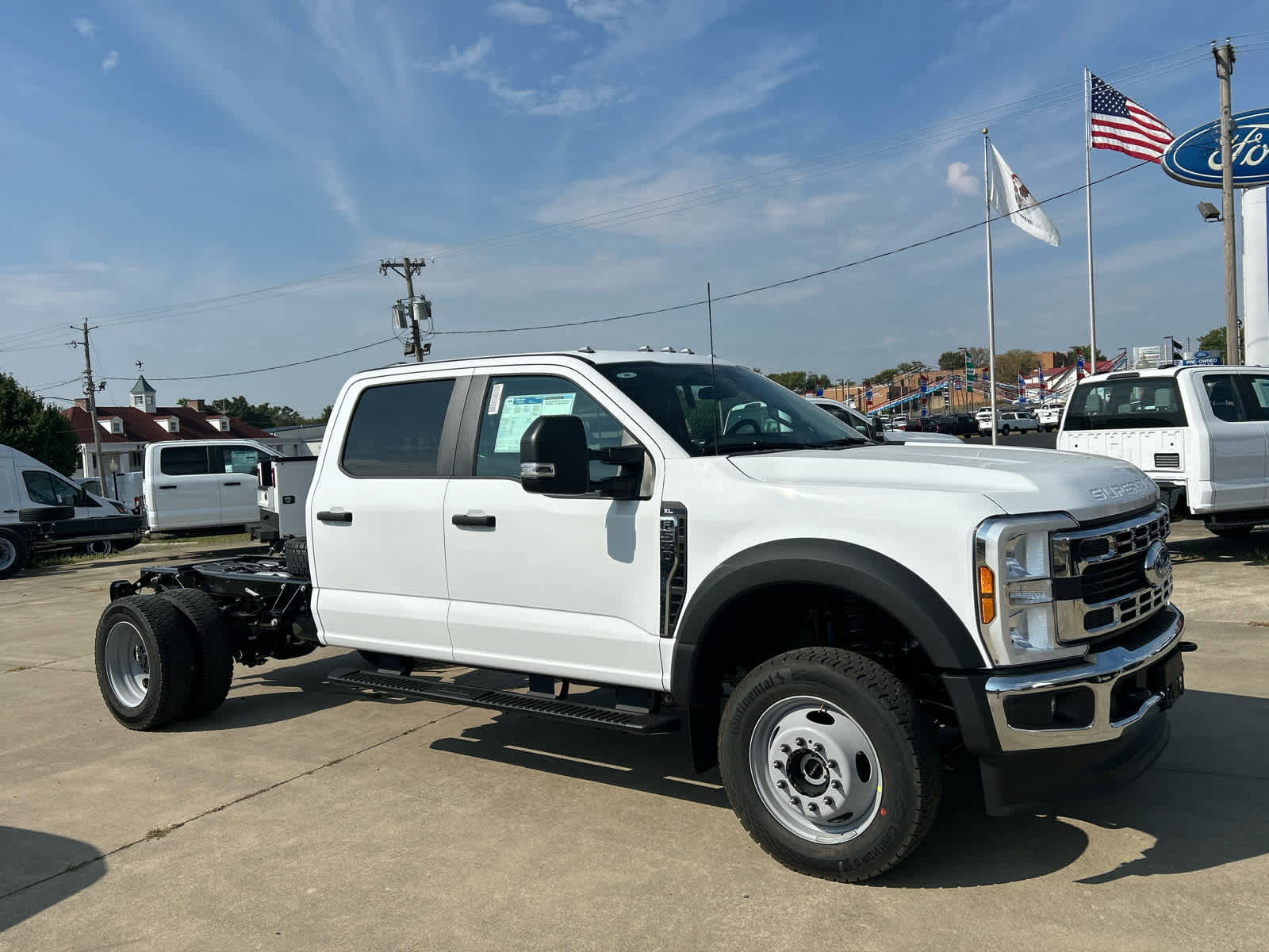 New 2026 Ford F550 4x4 Crew Cab image 2