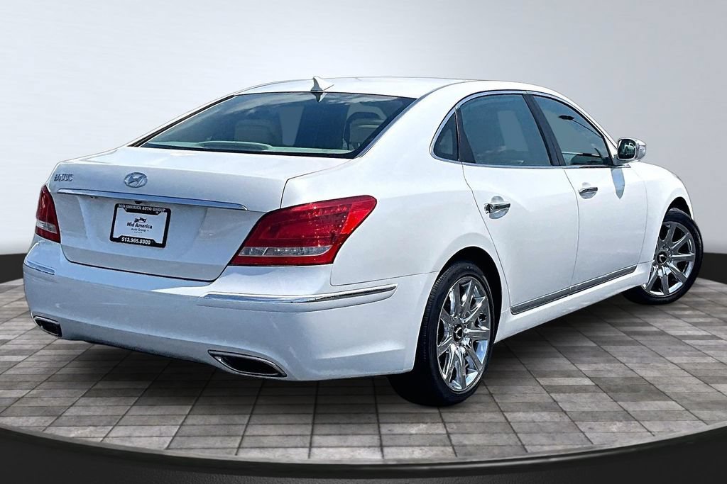 Used 2011 Hyundai Equus Ultimate RWD image 2
