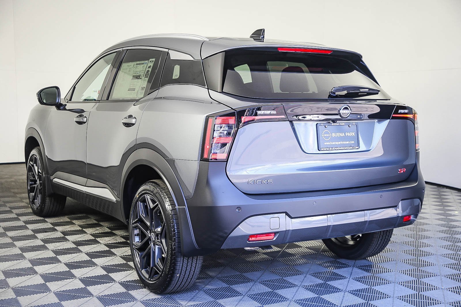 New 2026 Nissan Kicks SR FWD image 5