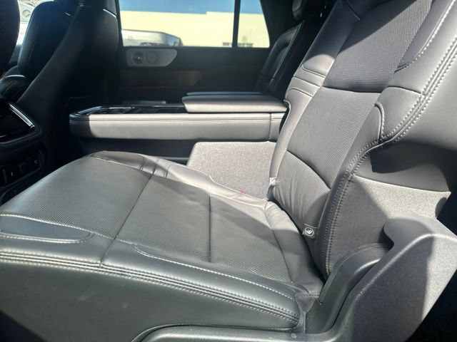 Used 2023 Lincoln Navigator L Reserve AWD/4WD image 7