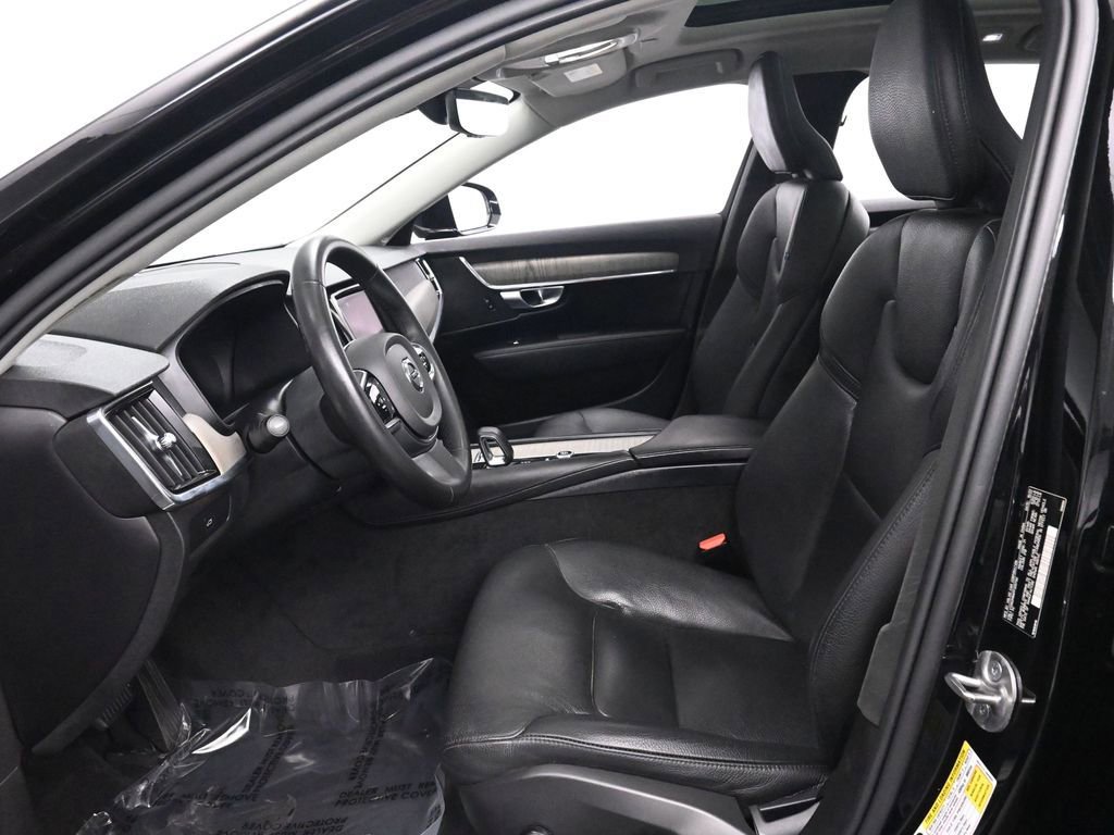 Used 2023 Volvo S90 B6 Plus image 11