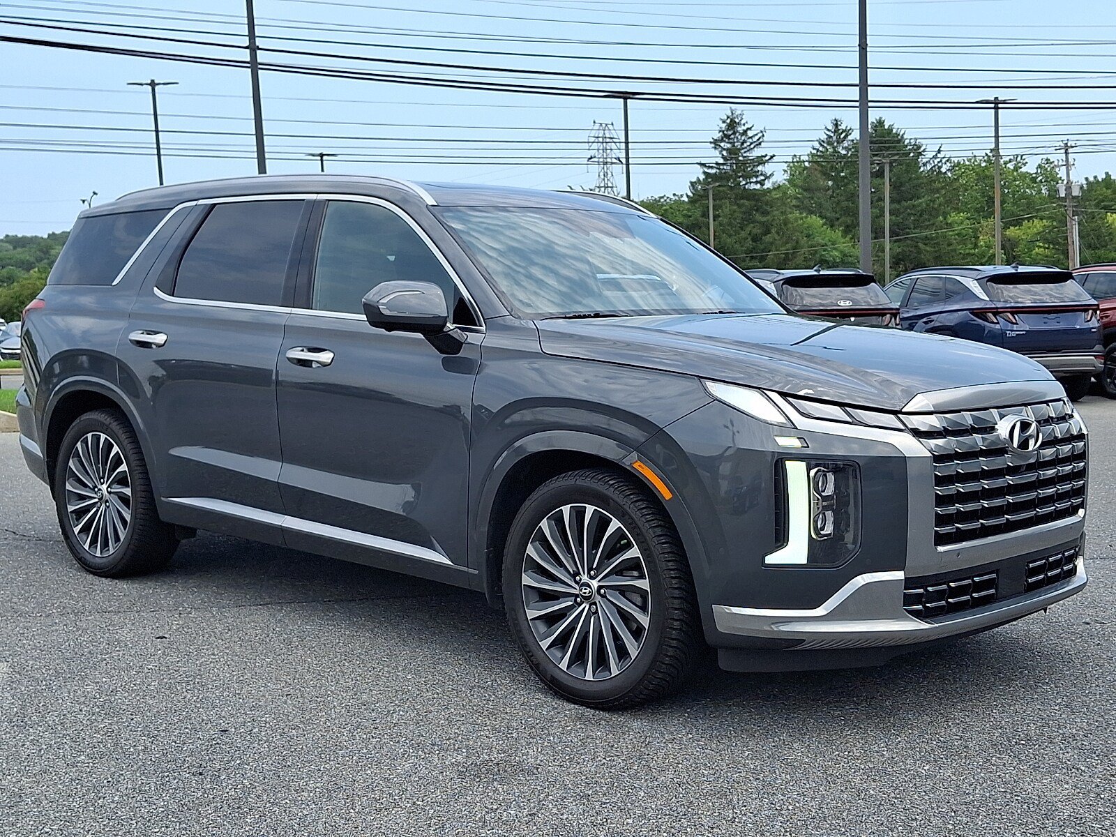 Used 2023 Hyundai Palisade Calligraphy w/ Winter Package AWD/4WD image 3
