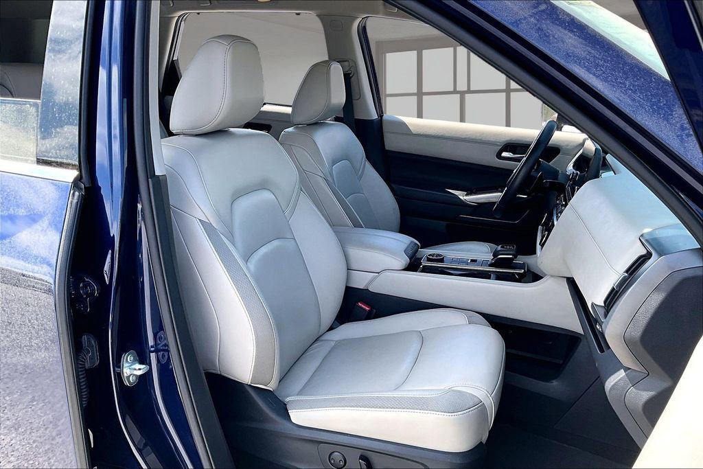 Used 2023 Nissan Pathfinder SL image 28