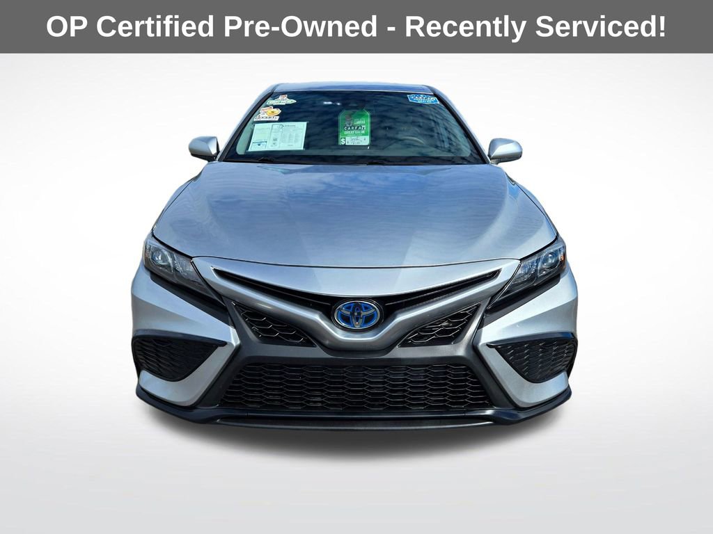 Used 2021 Toyota Camry SE image 2