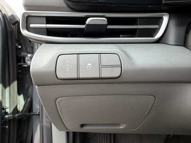 Used 2025 Hyundai Elantra SEL FWD image 15