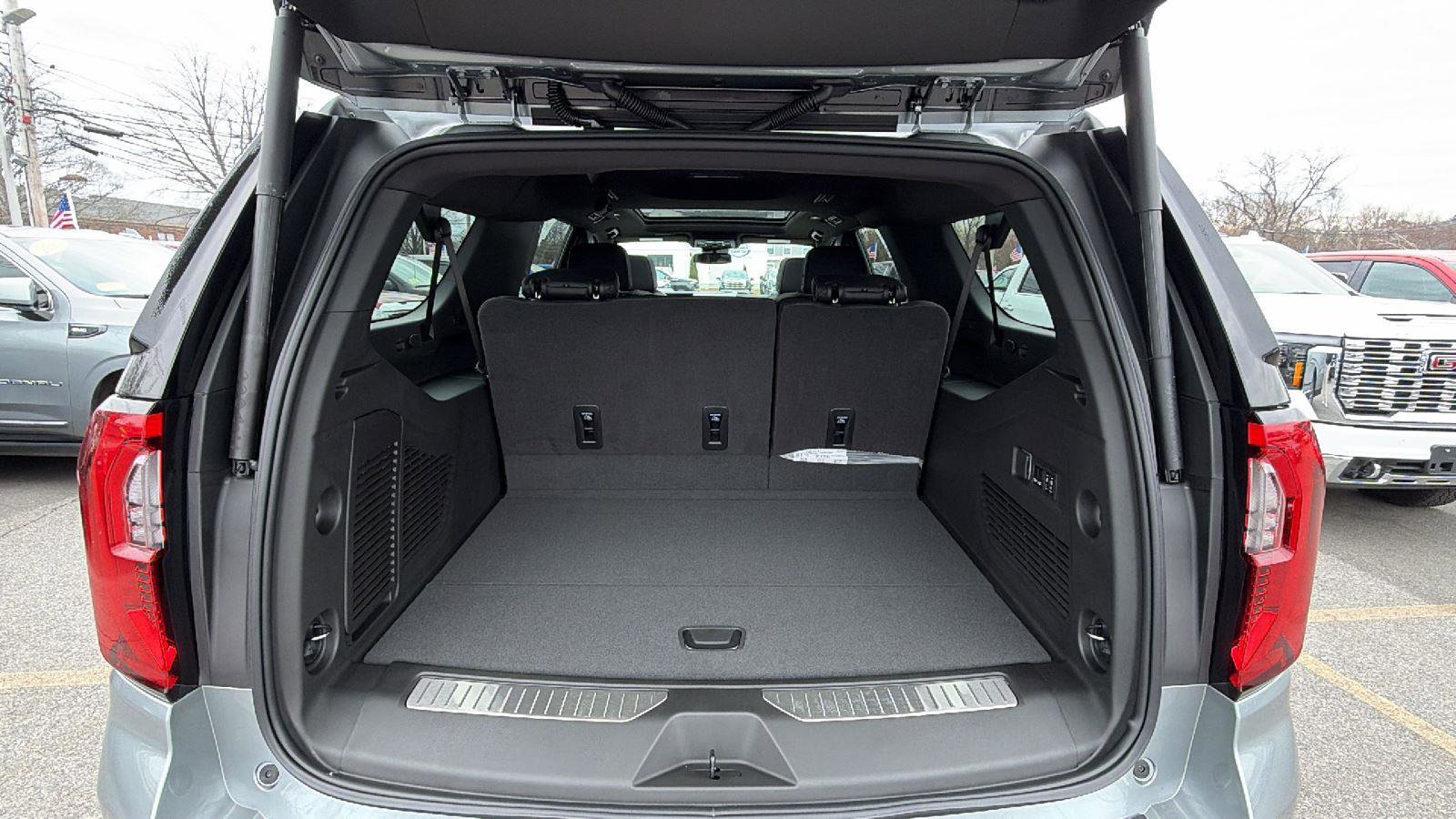 New 2026 GMC Yukon XL Denali AWD/4WD image 13