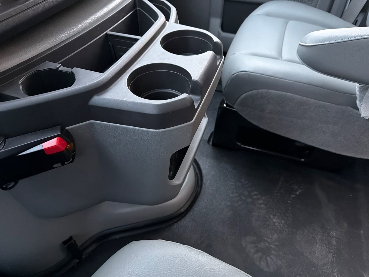 New 2026 Ford E-450 and Econoline 450 Super Duty w/ Power Equipment Group RWD image 27