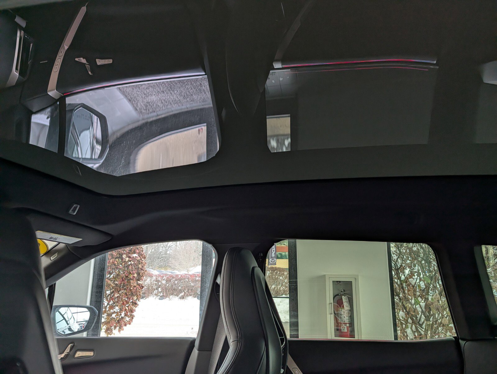 Used 2024 BMW iX xDrive50 w/ Premium Package image 11