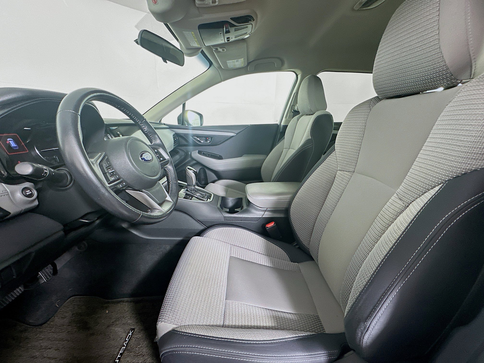 Used 2022 Subaru Outback Premium image 13