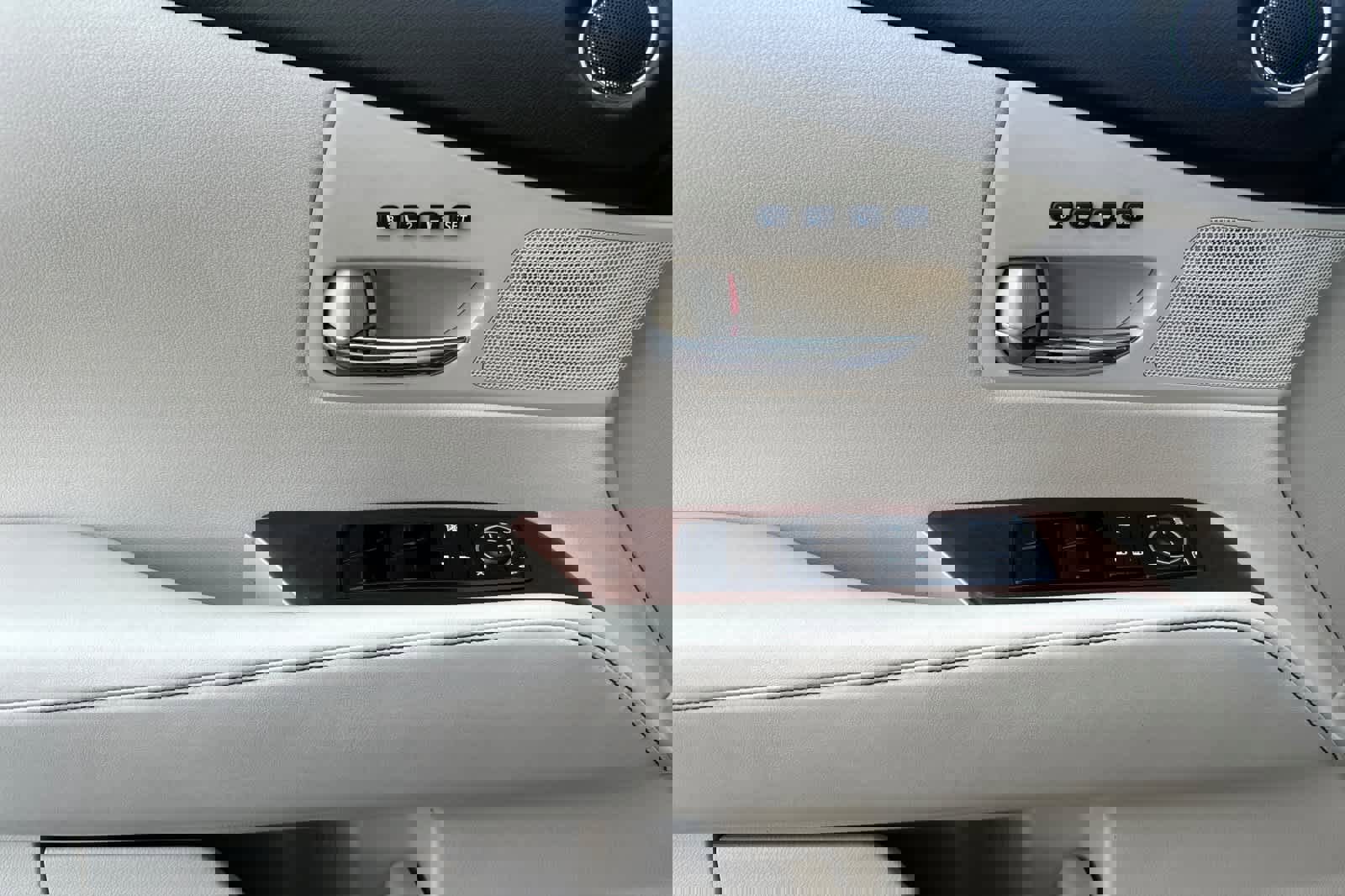 Used 2013 Lexus RX 350 AWD w/ Premium Pkg image 12