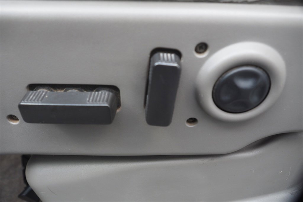 Used 2003 Chevrolet Silverado 2500 LT w/ Skid Plate Package image 17