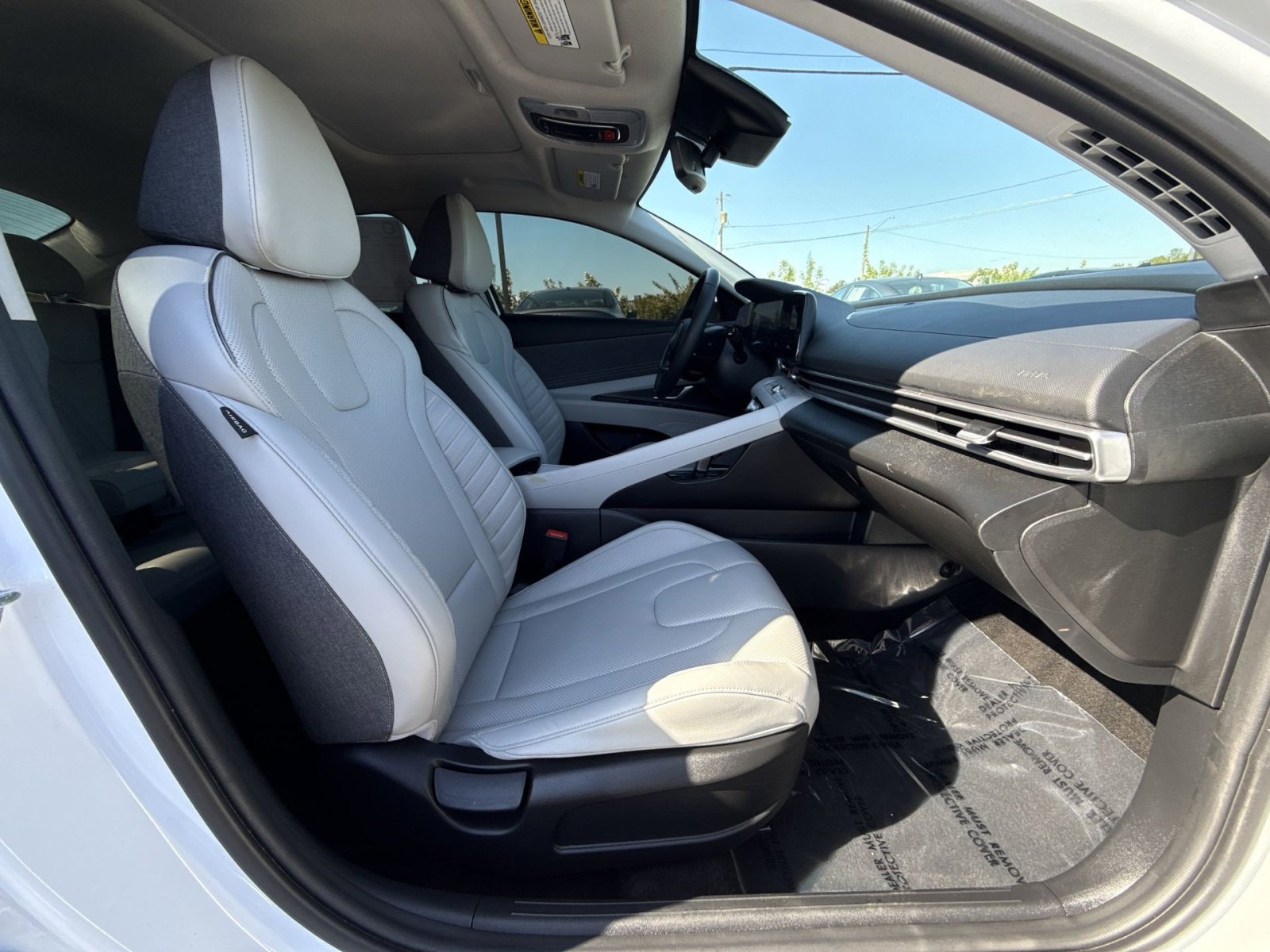 Used 2025 Hyundai Elantra Limited FWD image 38