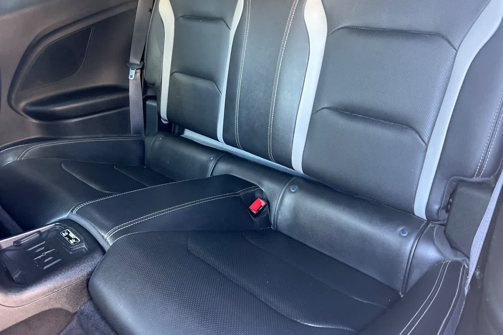 Used 2017 Chevrolet Camaro LT RWD image 5