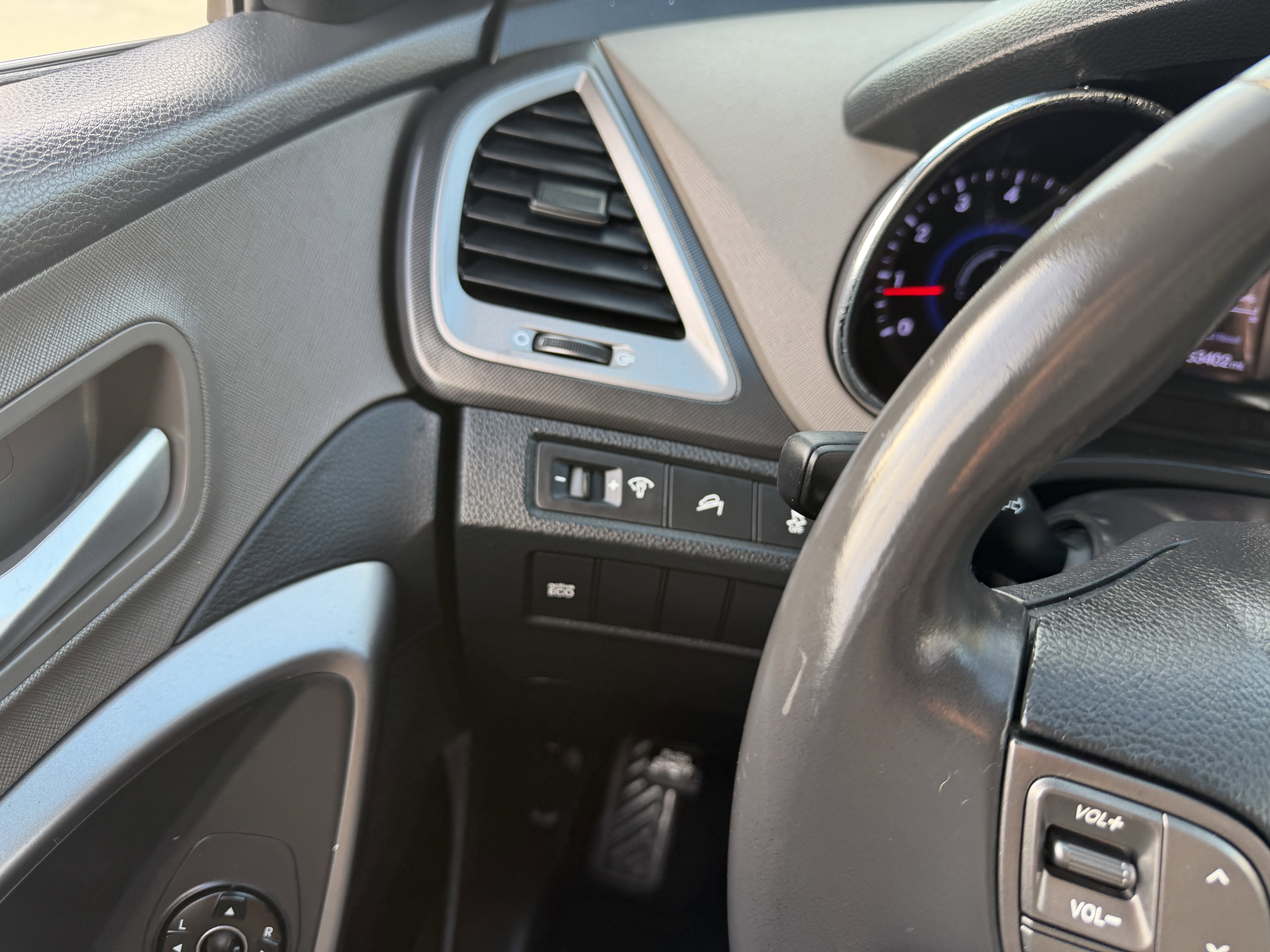 Used 2013 Hyundai Santa Fe Sport 2.0T FWD image 27