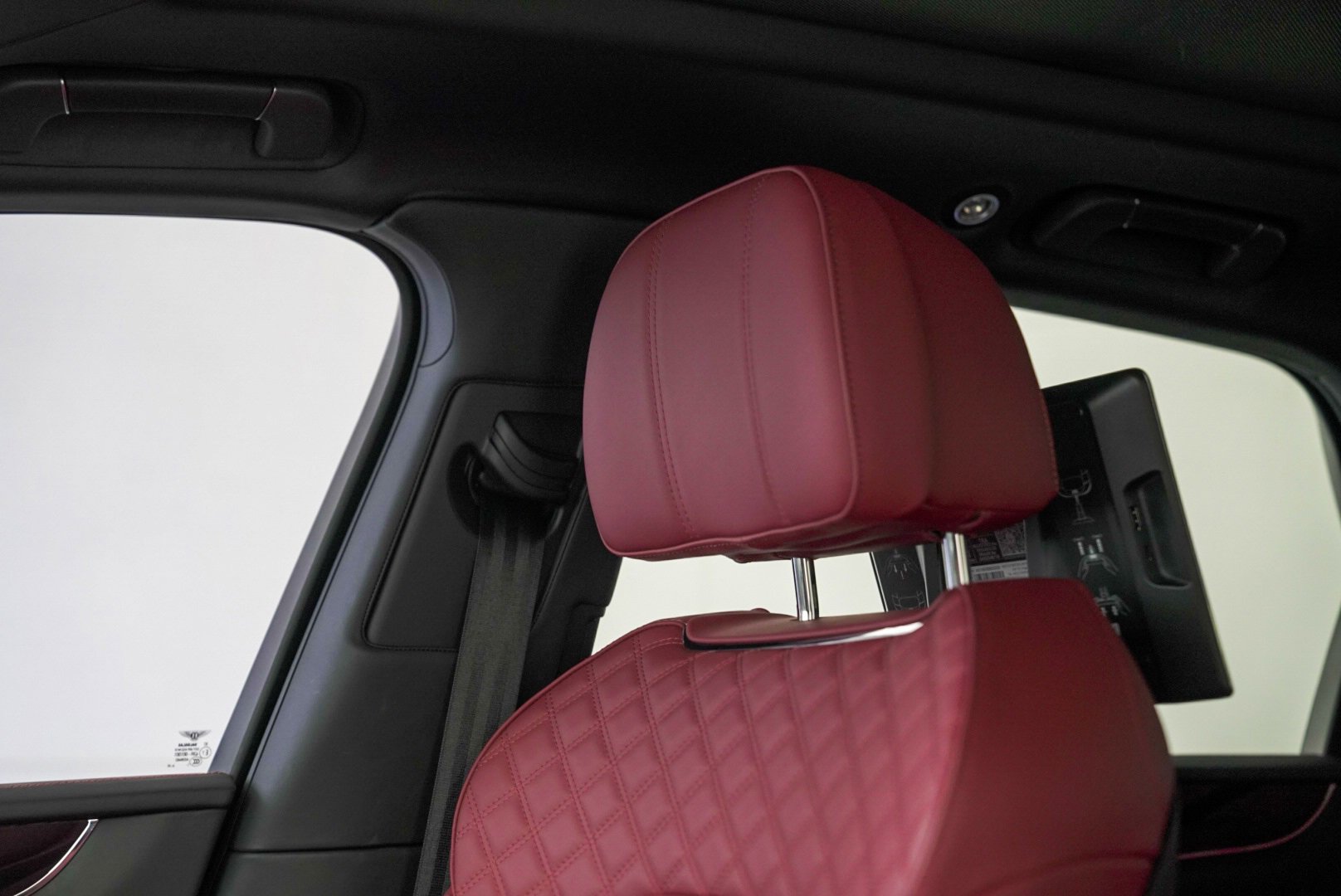 Used 2022 Bentley Bentayga image 12
