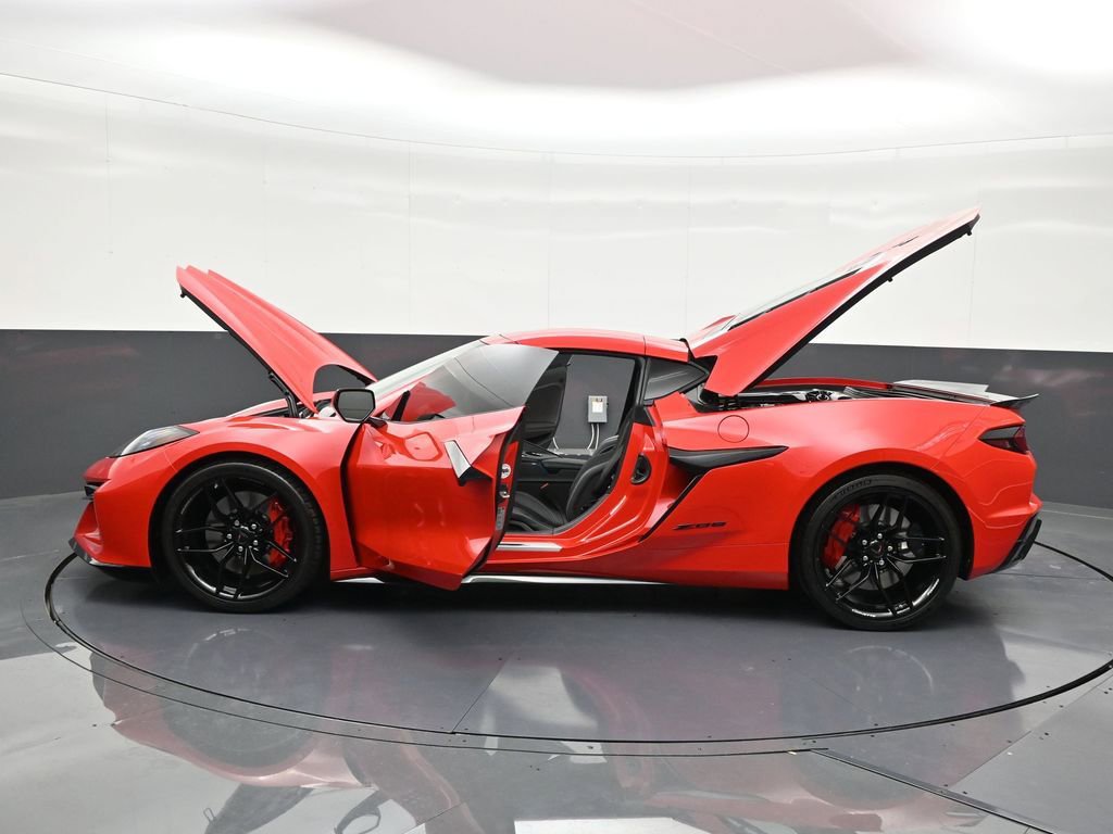Used 2026 Chevrolet Corvette Z06 w/ Stealth Interior Trim Package image 33