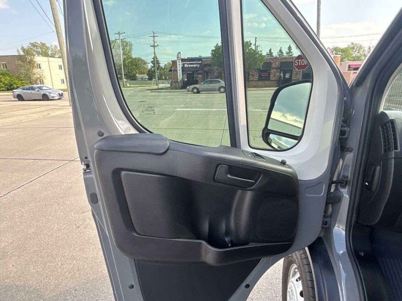 Used 2023 RAM ProMaster 2500 w/ Premium Appearance Group image 33