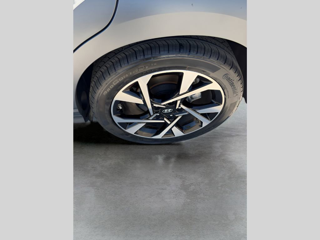 Used 2022 Hyundai Kona Limited FWD image 10