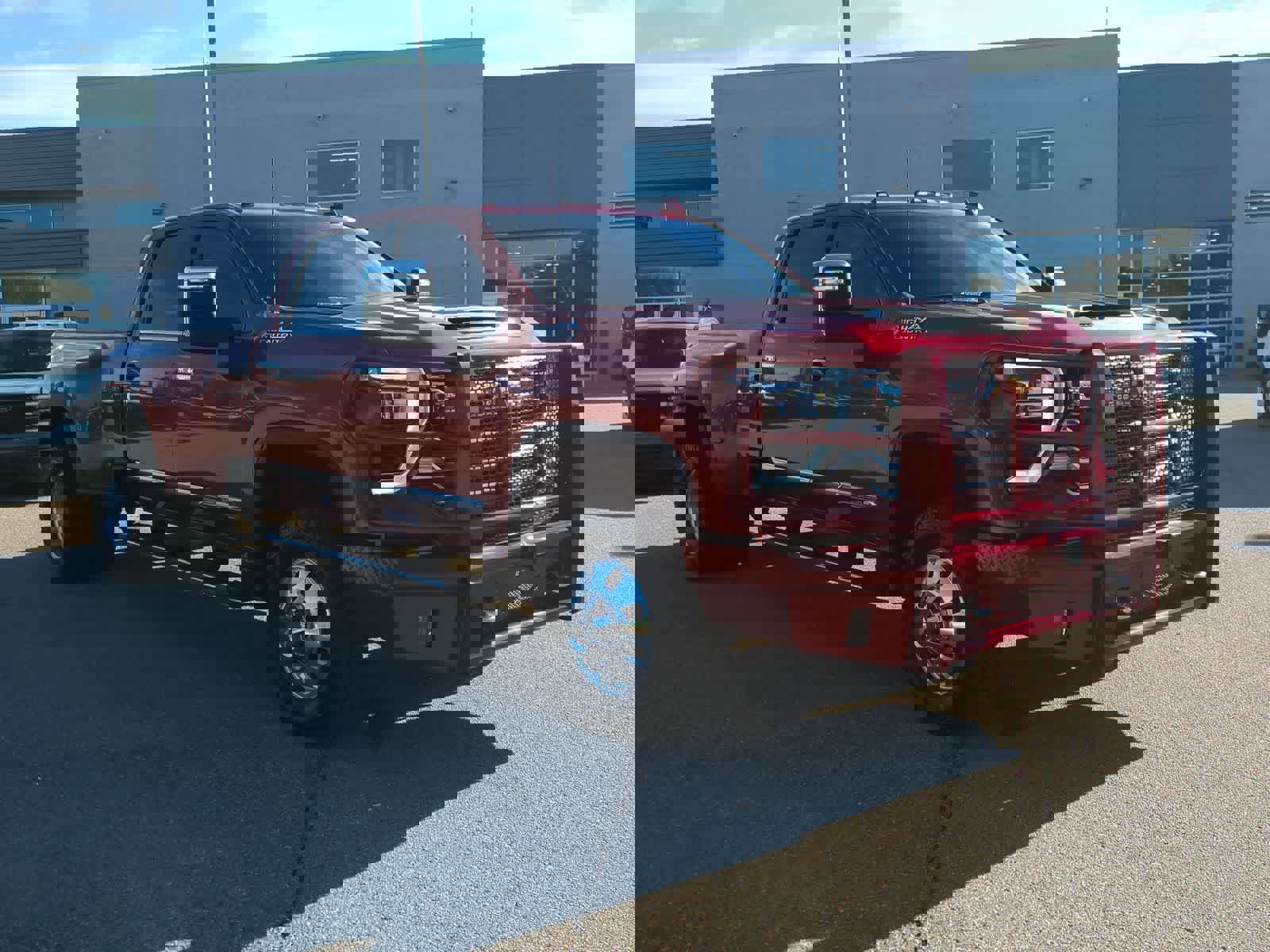 Used 2025 Chevrolet Silverado 3500 High Country w/ High Country Premium Package image 2