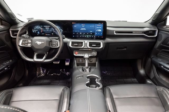 Used 2025 Ford Mustang Premium image 22