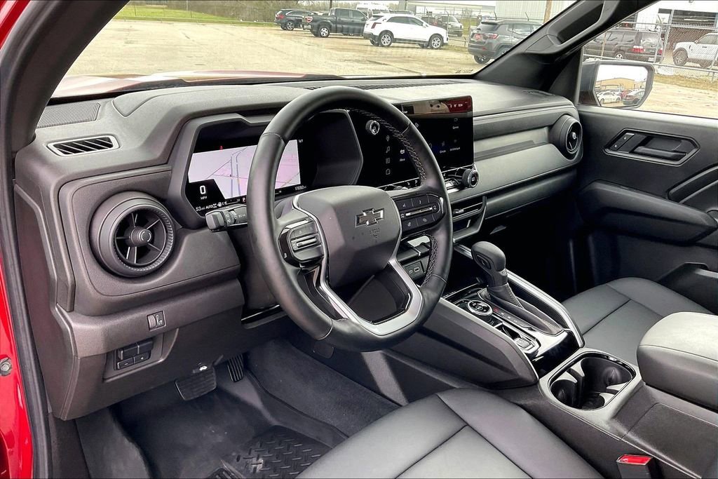 Used 2025 Chevrolet Colorado Trail Boss image 14